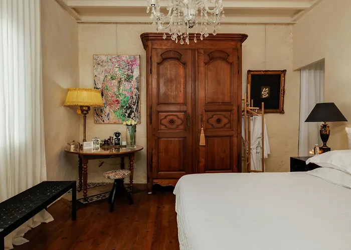 Dans Echoppe Bed & Breakfast Bègles